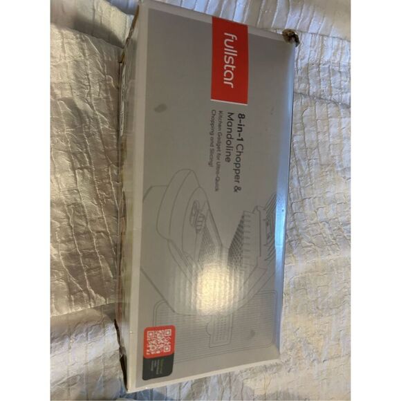 NEW Food Chopper Slicer & Spiralizer w/ Container 8 in 1, White - Picture 3 of 7